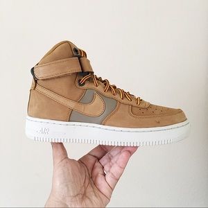 nike high ankle shoes